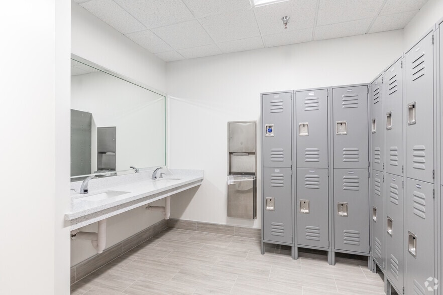 More Photos Of 1001 S Dairy Ashford Rd, Houston Office For Lease