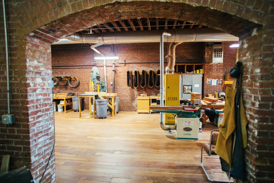 More Photos Of 1410 N Broadway, Saint Louis Storefront Retail Residential For Sale