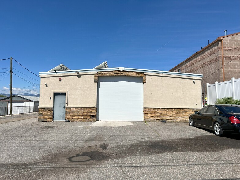 More Photos Of 3455 S Eliot St, Sheridan Warehouse For Lease