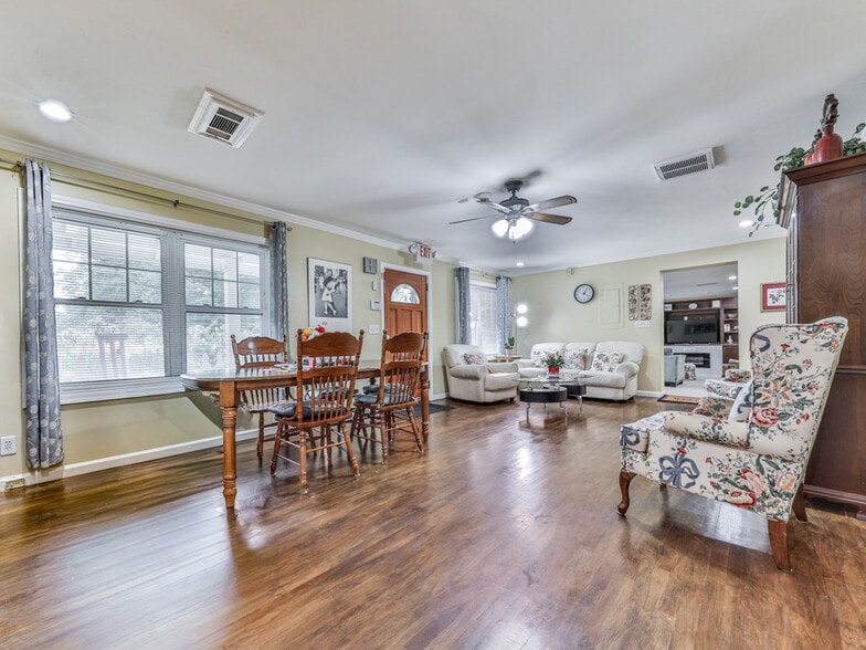 More Photos Of 3605 Shallowford Rd, Marietta Healthcare For Sale
