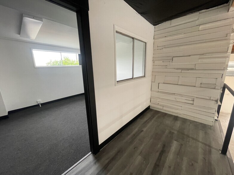 More Photos Of 2659-2661 Junipero Ave, Signal Hill Warehouse For Lease