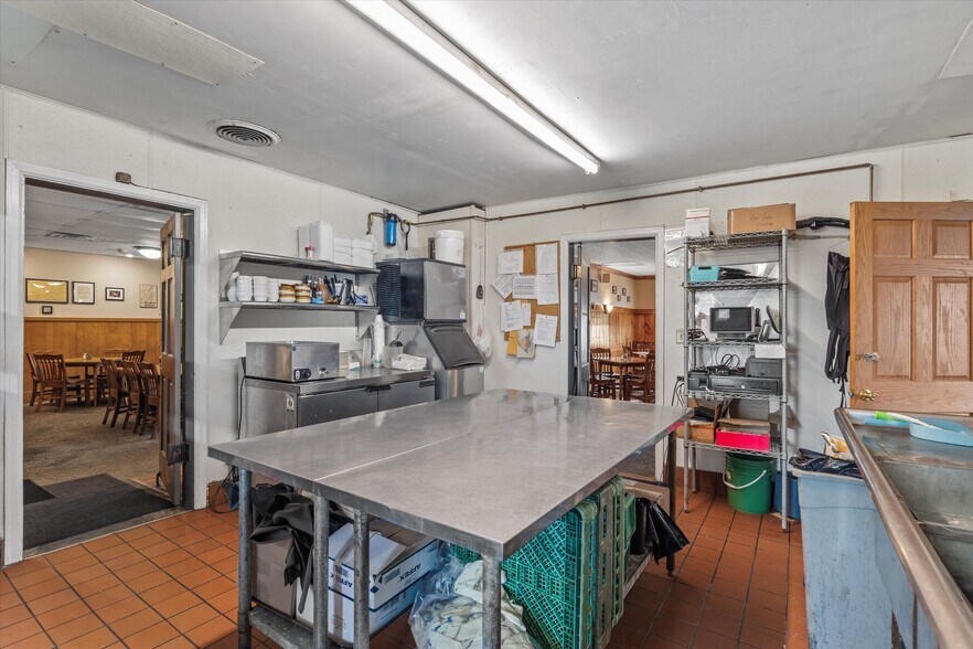 More Photos Of N8240 County Hwy E, Watertown Bar For Sale