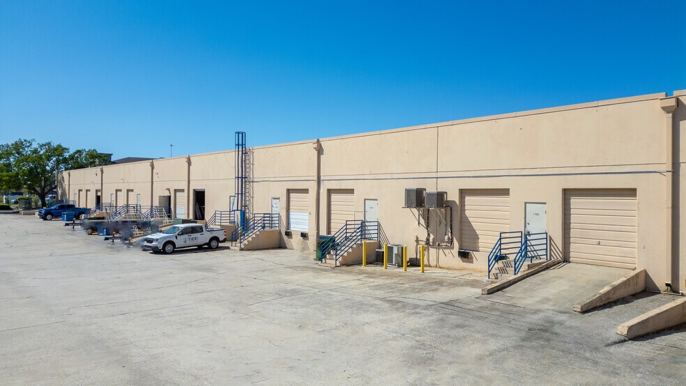 More Photos Of 3902 Corporex Park Dr, Tampa Unknown For Lease