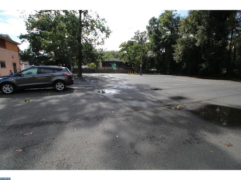 More Photos Of 638-640 Stokes Rd, Medford Restaurant For Sale
