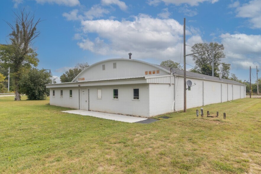 More Photos Of 10066 N Carthage Pike, Carthage Warehouse For Sale