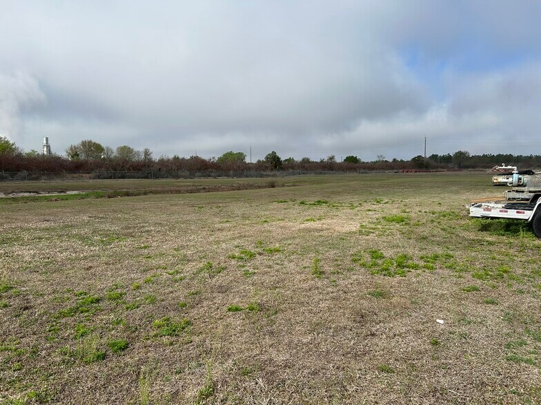 More Photos Of 1420 Chamber Dr, Bartow Industrial For Sale