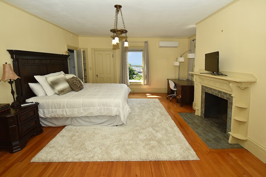 More Photos Of 270 Maple St, Springfield Hospitality For Sale