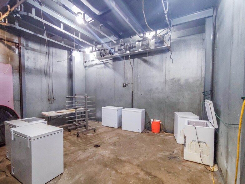 More Photos Of 445 W Maple St, Slater General Retail For Sale