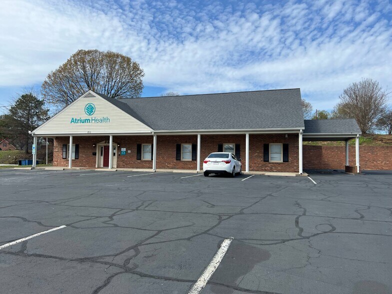 More Photos Of 853 S Laurel St, Lincolnton Medical For Sale