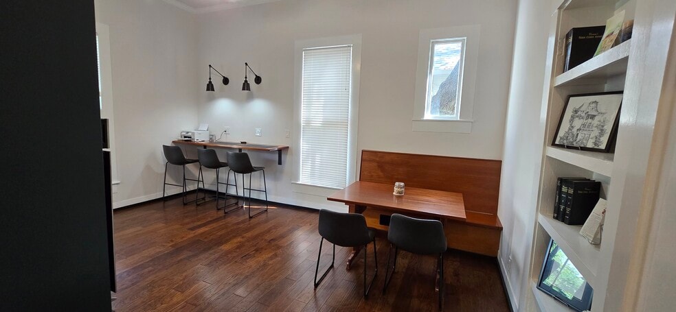 More Photos Of 702 Rio Grande St, Austin Office For Lease