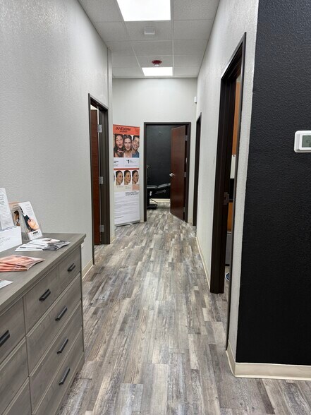 More Photos Of 1315 Chisholm Trail Pky, Duncan Medical For Sale