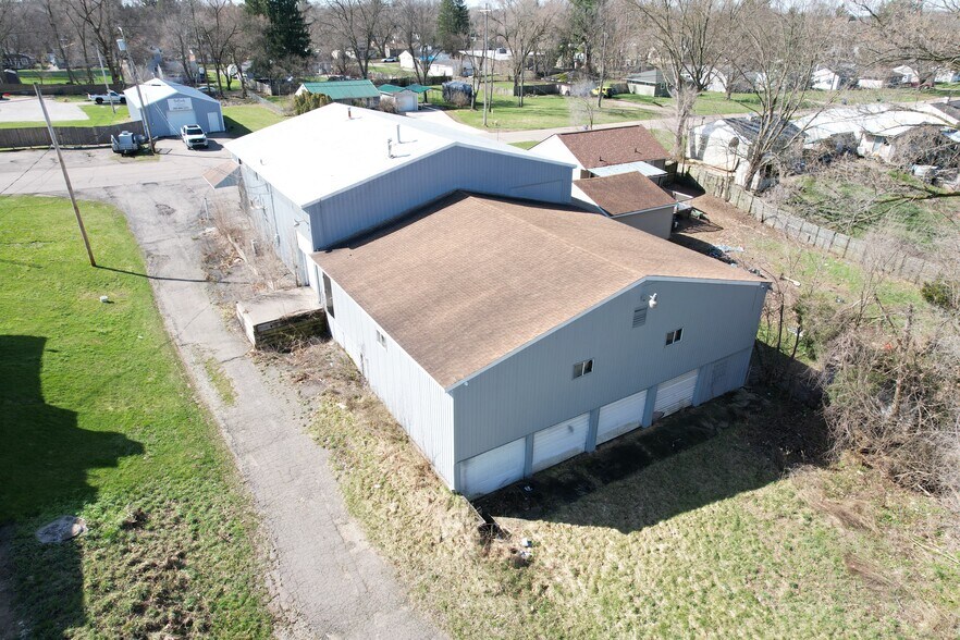 More Photos Of 110 Creekview Dr, Battle Creek General Retail For Sale