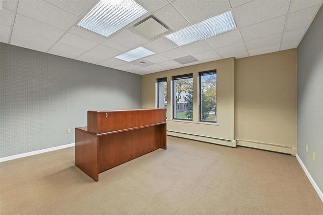 More Photos Of 414 E Walnut St, Green Bay Office For Lease
