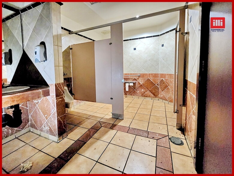 More Photos Of 4419 Van Nuys Blvd, Sherman Oaks Office For Sale