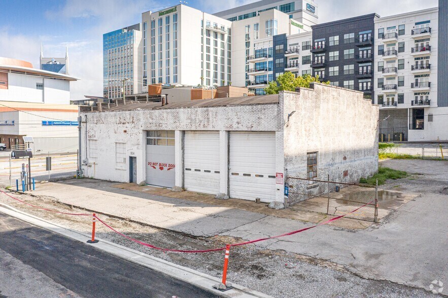 Primary Photo Of 504 6th Ave S, Nashville Restaurant For Sale