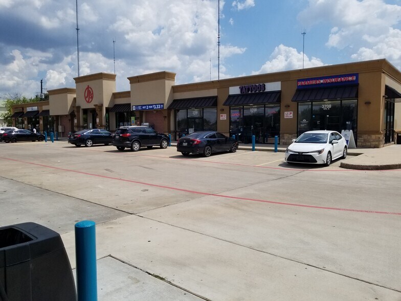 More Photos Of 3708 McHard Rd, Missouri City Freestanding For Lease