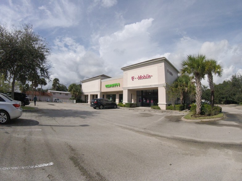 More Photos Of 6350 20th St, Vero Beach Freestanding For Lease
