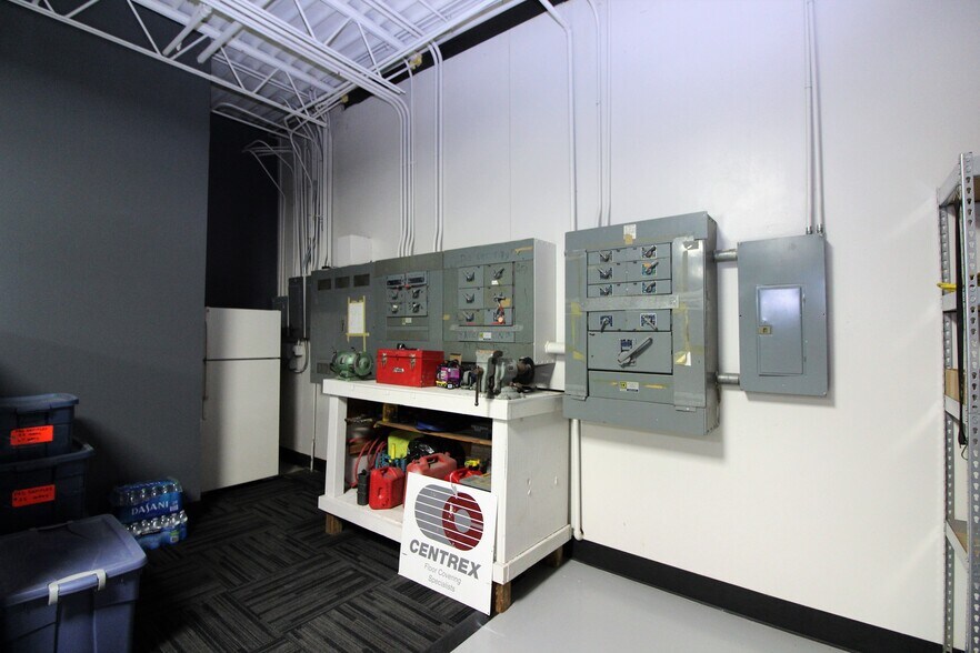 More Photos Of 1101 Woods St, Gainesville Warehouse For Sale