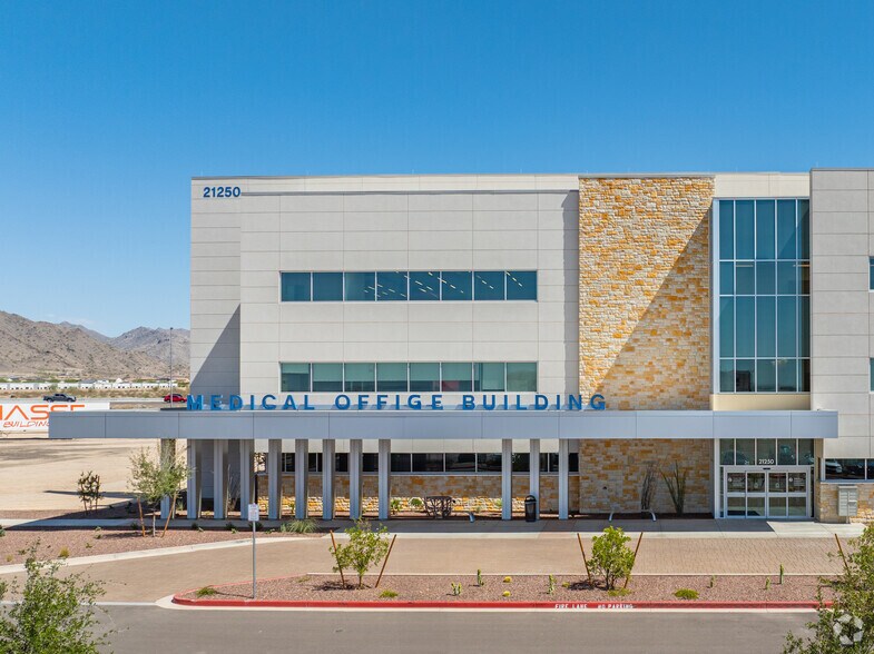 More Photos Of 21250 W Roosevelt St, Buckeye Medical For Lease