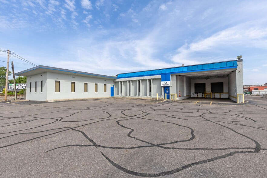 More Photos Of 620 E Weber Rd, Columbus Warehouse For Lease