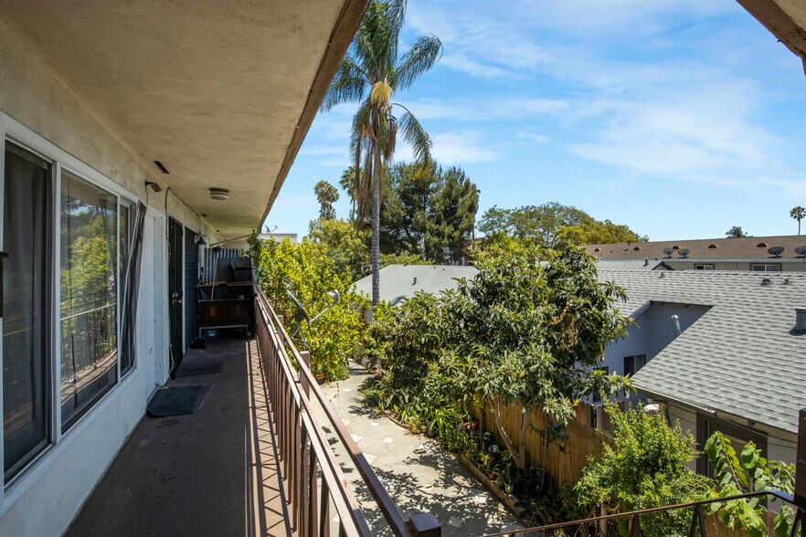 More Photos Of 1069 N Oxford Ave, Los Angeles Apartments For Sale
