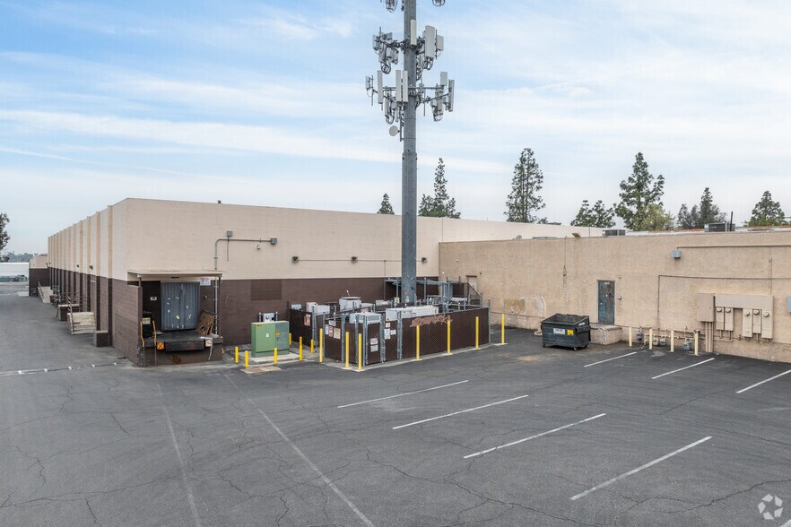 More Photos Of 7700 Limonite Ave, Jurupa Valley Supermarket For Lease