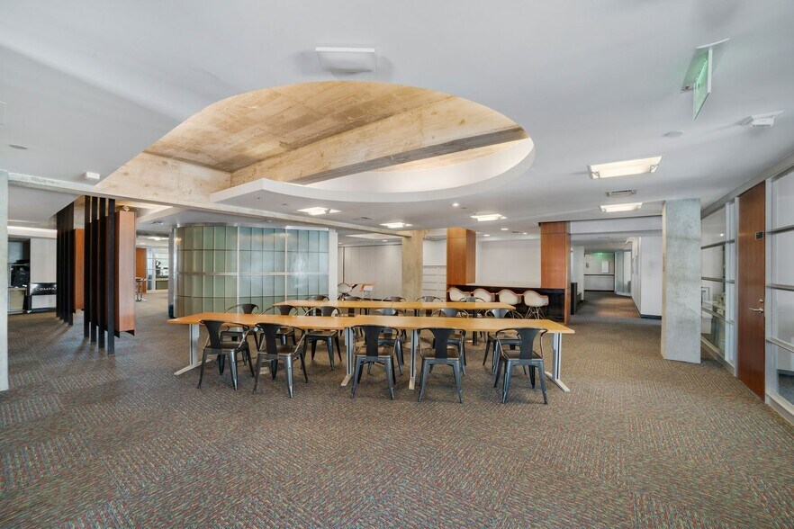 More Photos Of 605 Lincoln Rd, Miami Beach Office Residential For Sale