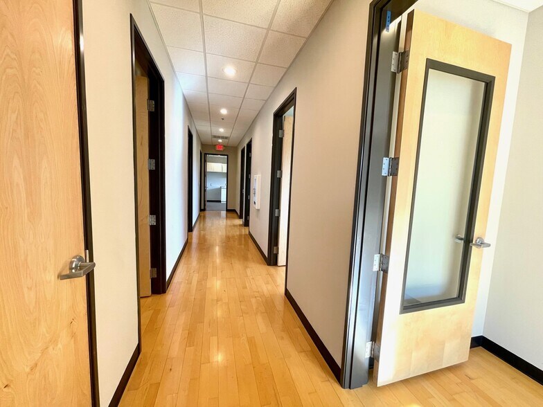 More Photos Of 2951 Ranch Road 620 S, Lakeway Office For Lease