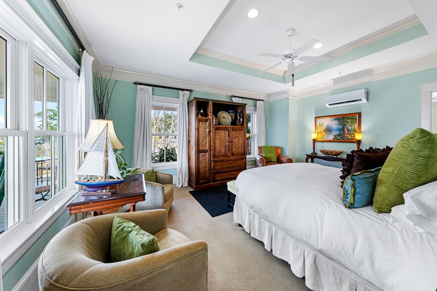 More Photos Of 202 S Mobile St, Fairhope Hospitality For Sale