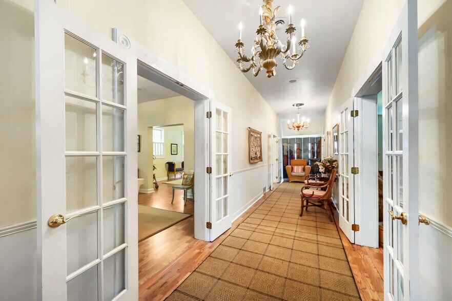 More Photos Of 426 S Crain Hwy, Glen Burnie Funeral Home For Sale