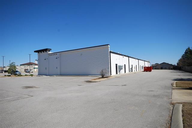 More Photos Of 1348 Union University Dr, Jackson Storefront Retail Office For Lease