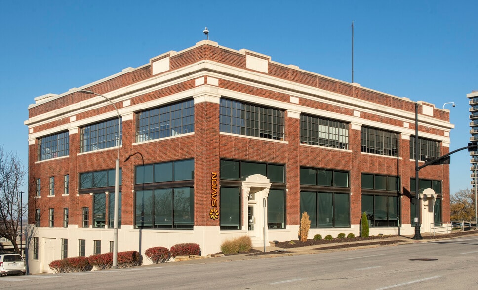Primary Photo Of 416-422 Admiral Blvd, Kansas City Office For Lease