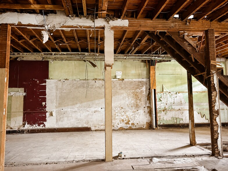 More Photos Of 5136-5140 Park Heights Ave, Baltimore Convenience Store For Sale