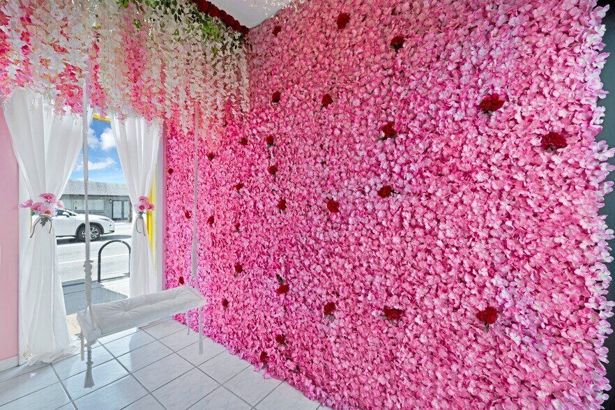 More Photos Of 1517 E Las Olas Blvd, Fort Lauderdale Bar For Lease