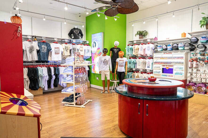More Photos Of 250 N Red Cliffs Dr, St George Storefront For Lease