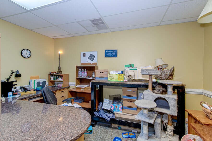 More Photos Of 1982 Jefferson Davis Hwy, Graniteville Showroom For Sale