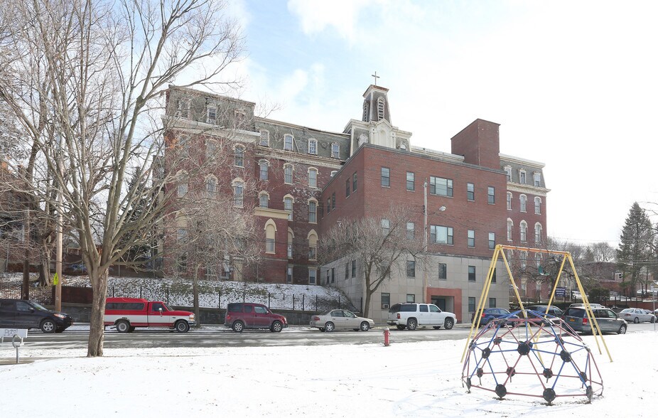 More Photos Of 192 9th St, Troy Schools For Sale