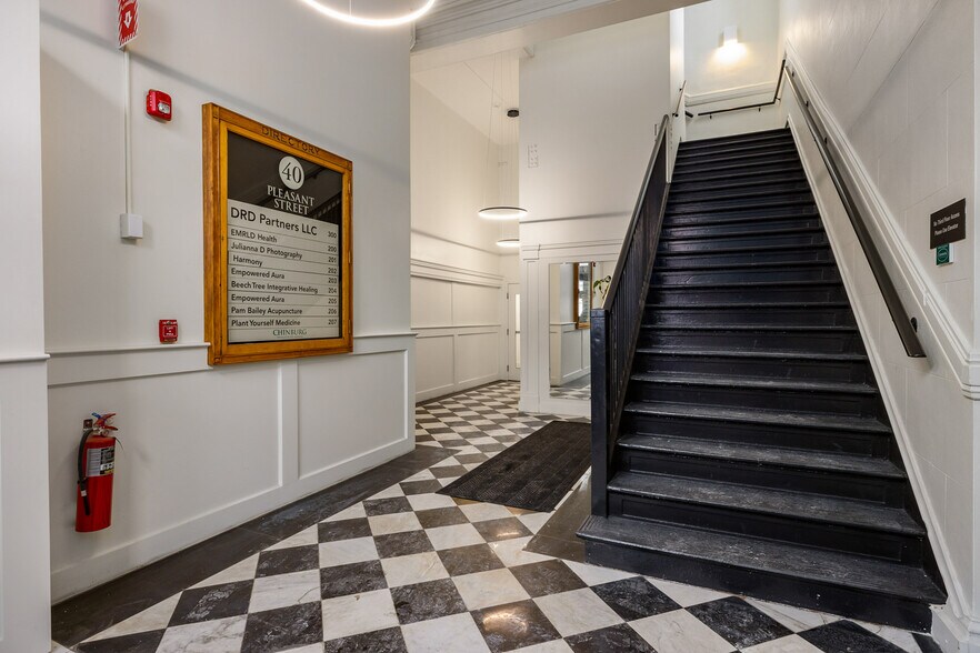 More Photos Of 40 Pleasant St, Portsmouth Office For Lease