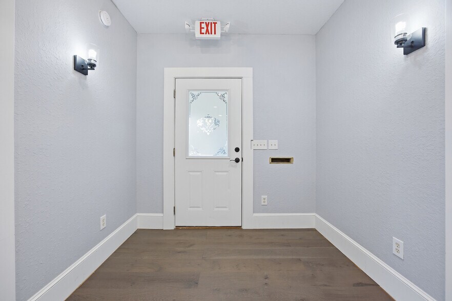 More Photos Of 527 NE 8th Ave, Ocala Office Residential For Sale
