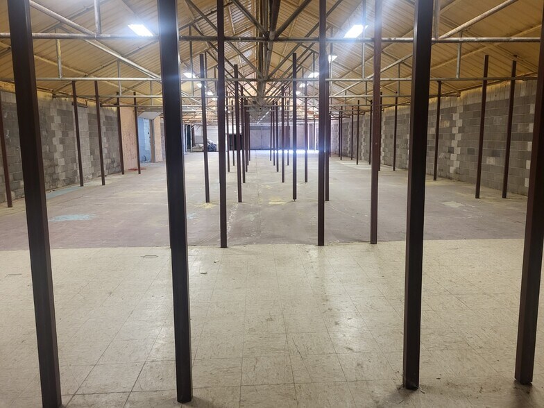 More Photos Of 202 E Charles Ave, Pauls Valley Warehouse For Lease