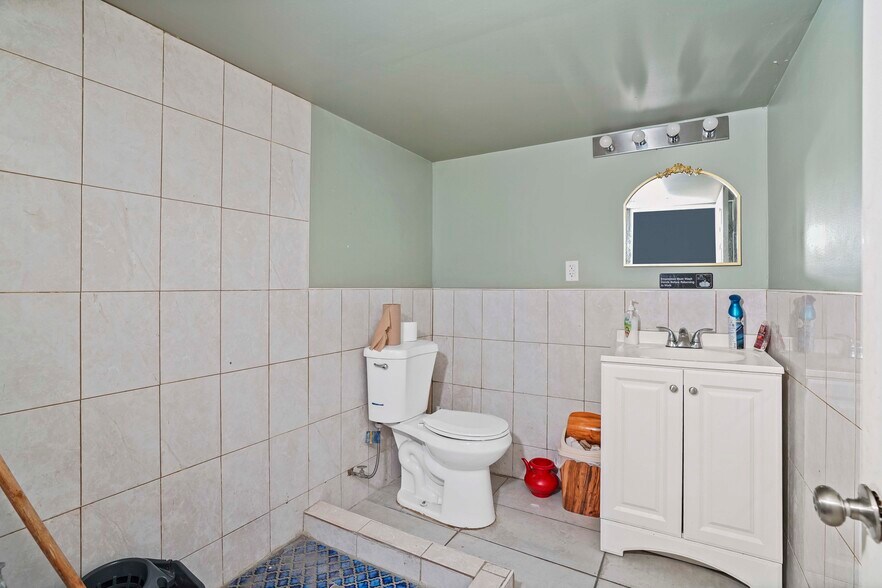 More Photos Of 167 Forbell St, Brooklyn Coworking Space