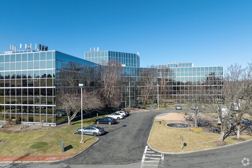 More Photos Of 2500 Westchester Ave, Purchase Office For Lease