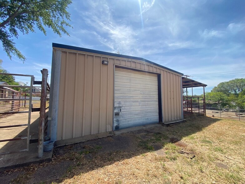Primary Photo Of 310 S Franklin St, Marshall Industrial For Sale
