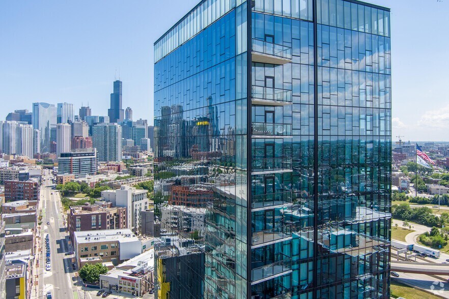 More Photos Of 730 N Milwaukee Ave, Chicago Apartments For Lease