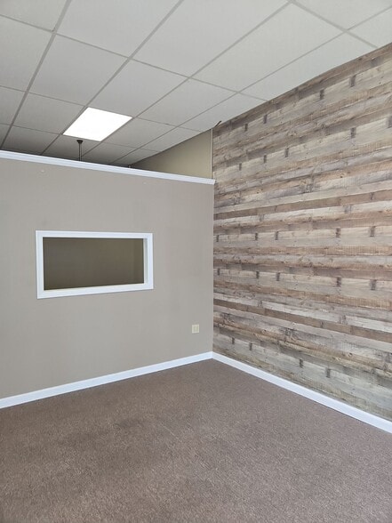 More Photos Of 1 E Main St, Thurmont Storefront Retail Office For Lease