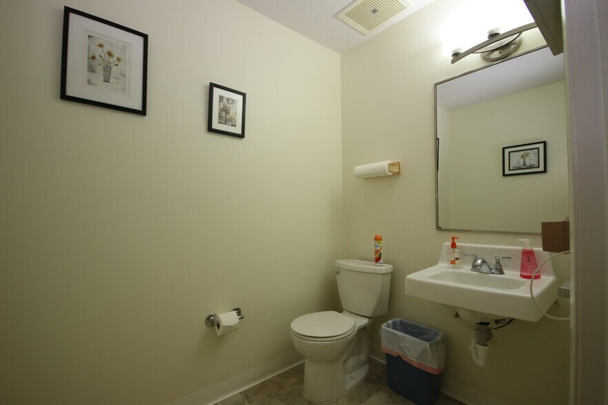 More Photos Of 561 S Duncan Ave, Clearwater Medical For Sale