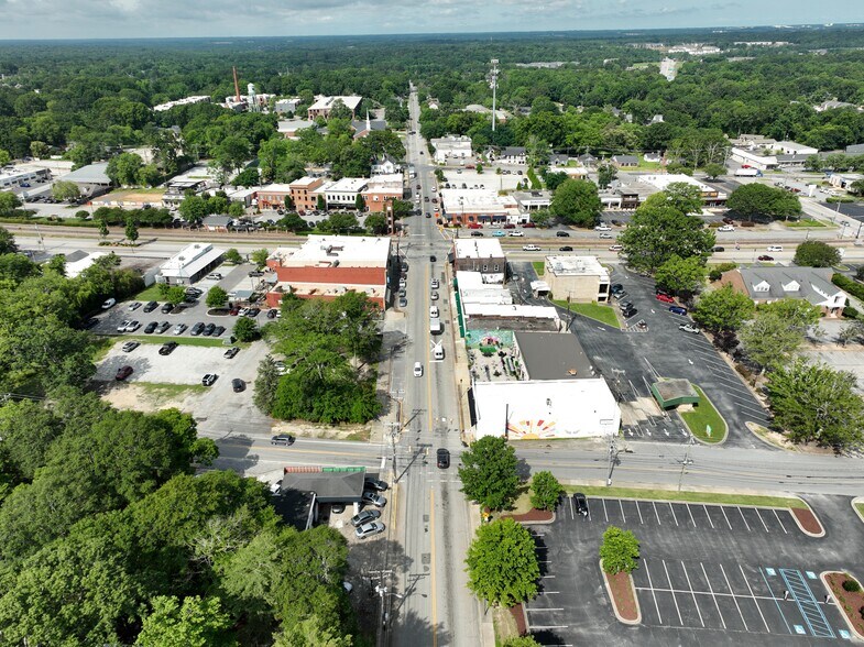 More Photos Of 123 E Curtis St, Simpsonville Storefront For Sale