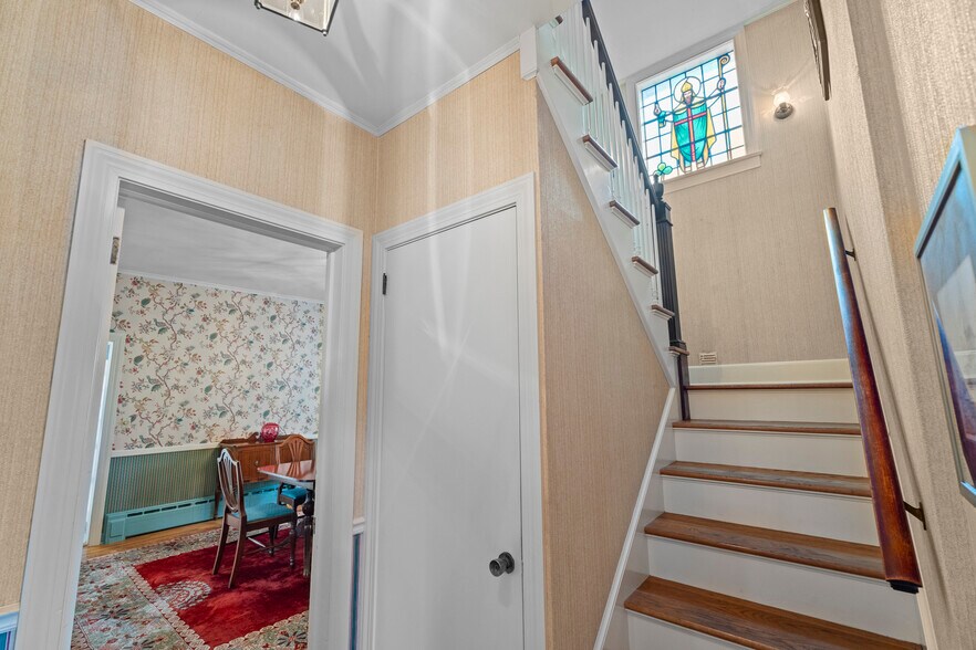 More Photos Of 32 E Main St, Mystic Office For Sale