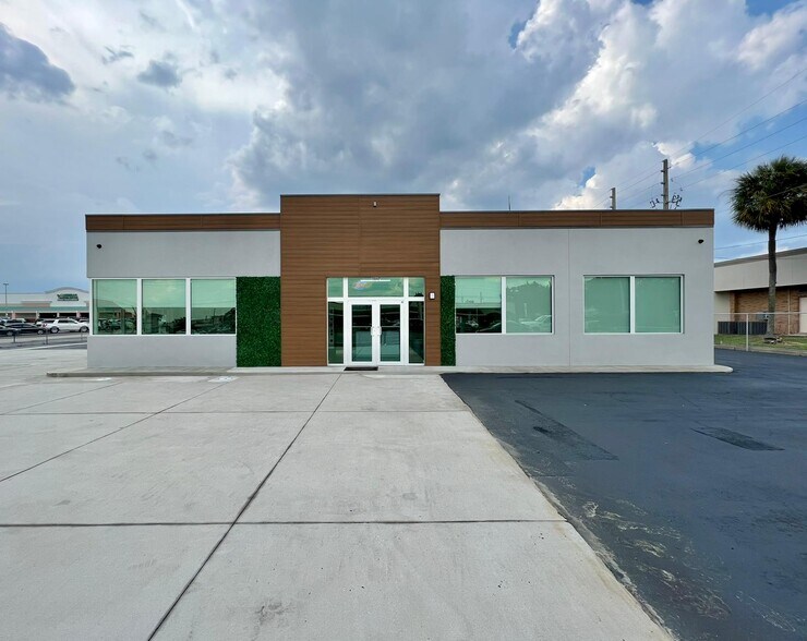 Primary Photo Of 5047 W Colonial Dr, Orlando Auto Dealership For Sale