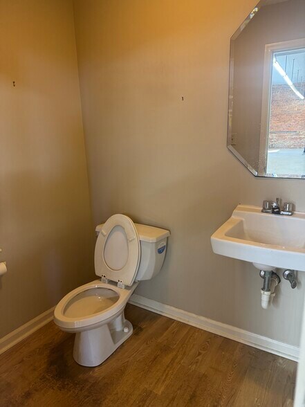 More Photos Of 11 School St, Watkinsville Office For Lease